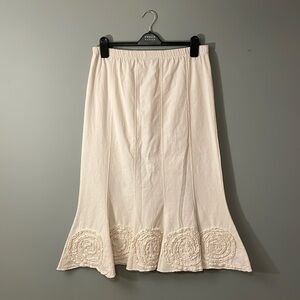 Elegant Cream Cotton Tulip Hem Midi Skirt with Floral Appliqué